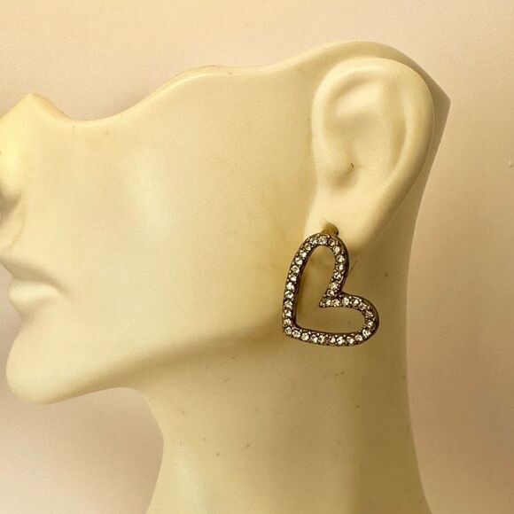 Rhinestone heart post earrings - Picture 7 of 9